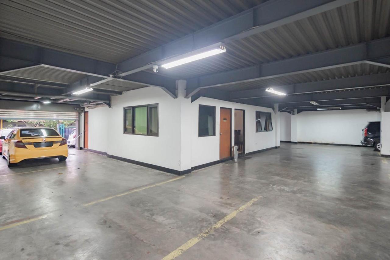 Reddoorz Plus At Buah Batu Bandung Exterior photo
