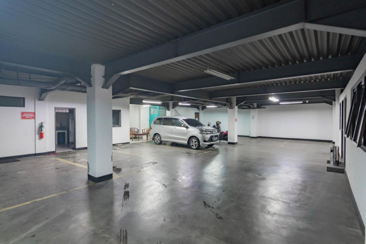 Reddoorz Plus At Buah Batu Bandung Exterior photo