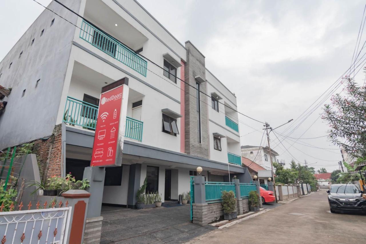Reddoorz Plus At Buah Batu Bandung Exterior photo