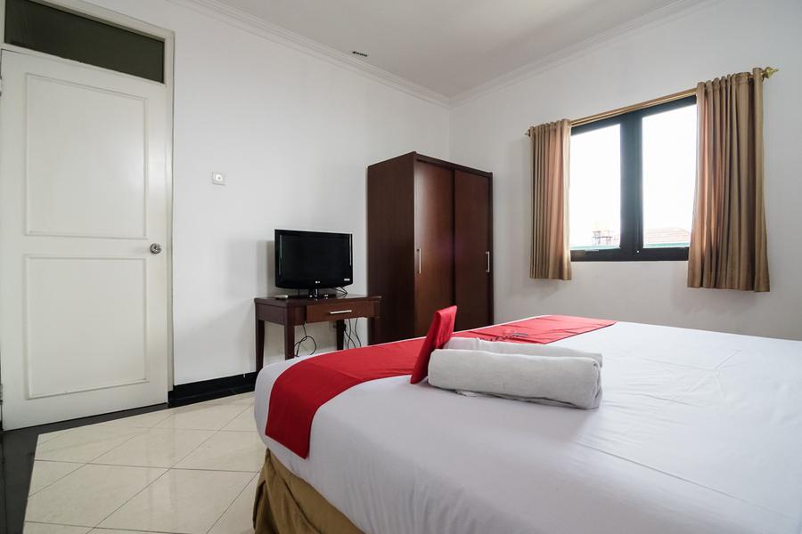 Reddoorz Plus At Buah Batu Bandung Exterior photo