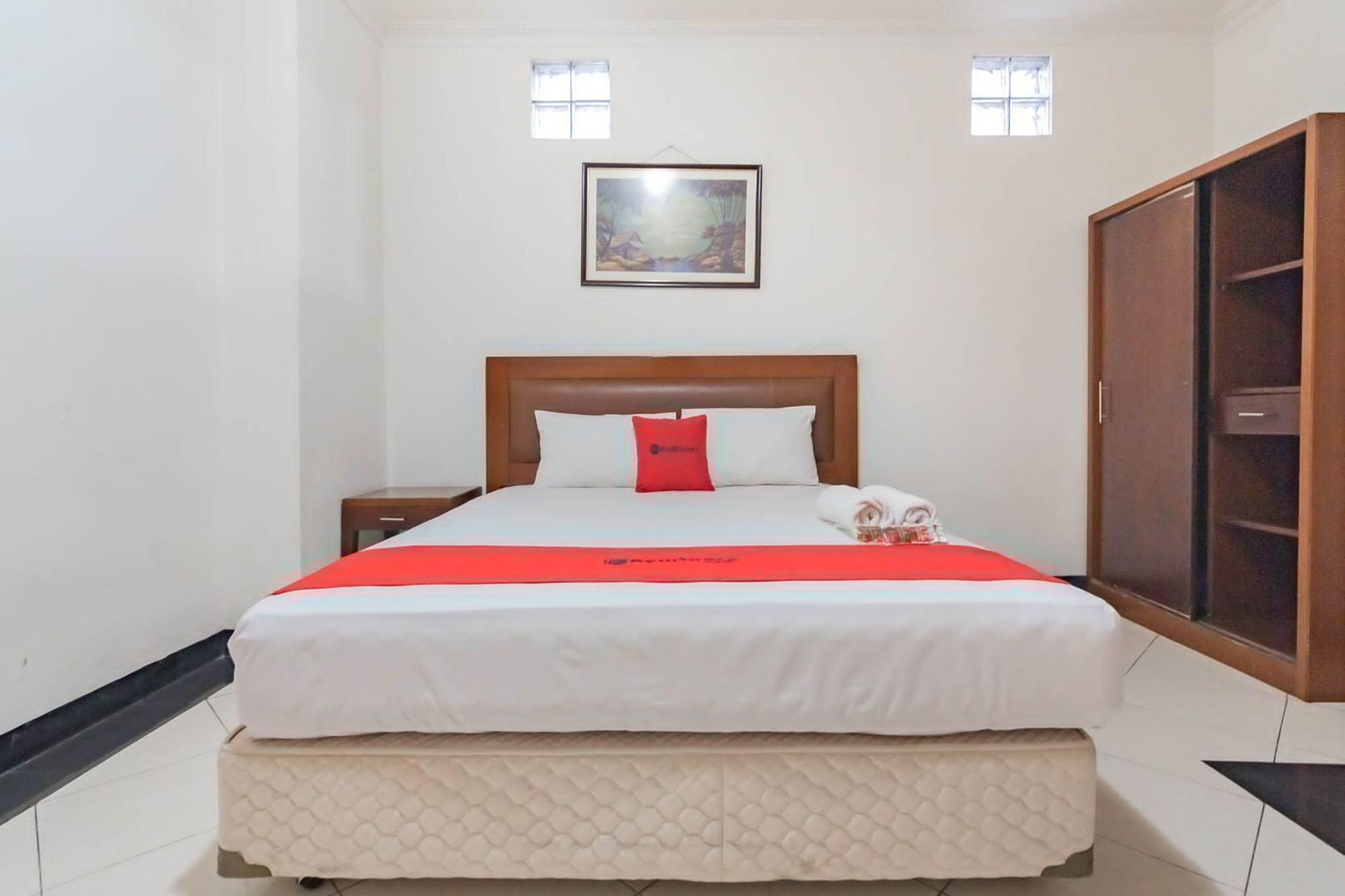 Reddoorz Plus At Buah Batu Bandung Exterior photo
