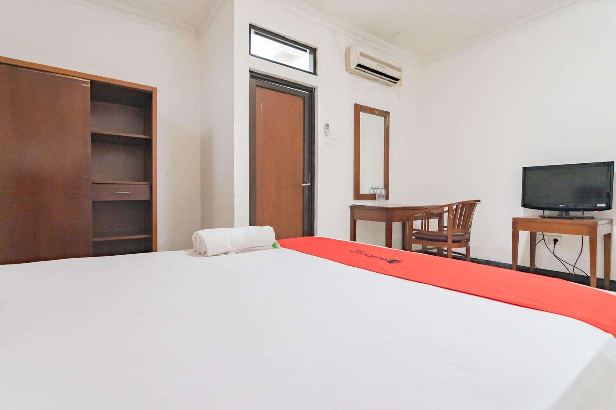 Reddoorz Plus At Buah Batu Bandung Exterior photo
