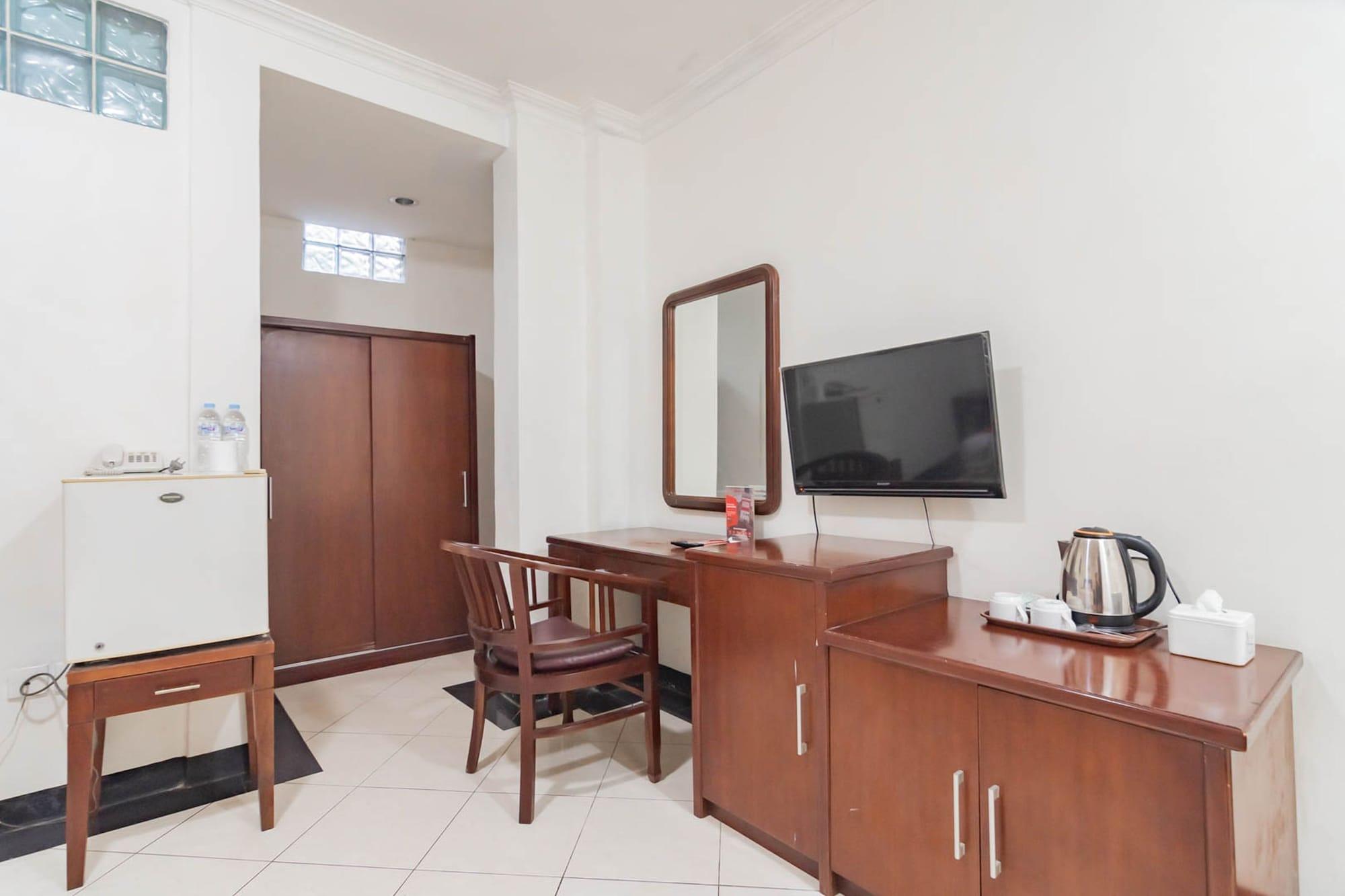 Reddoorz Plus At Buah Batu Bandung Exterior photo