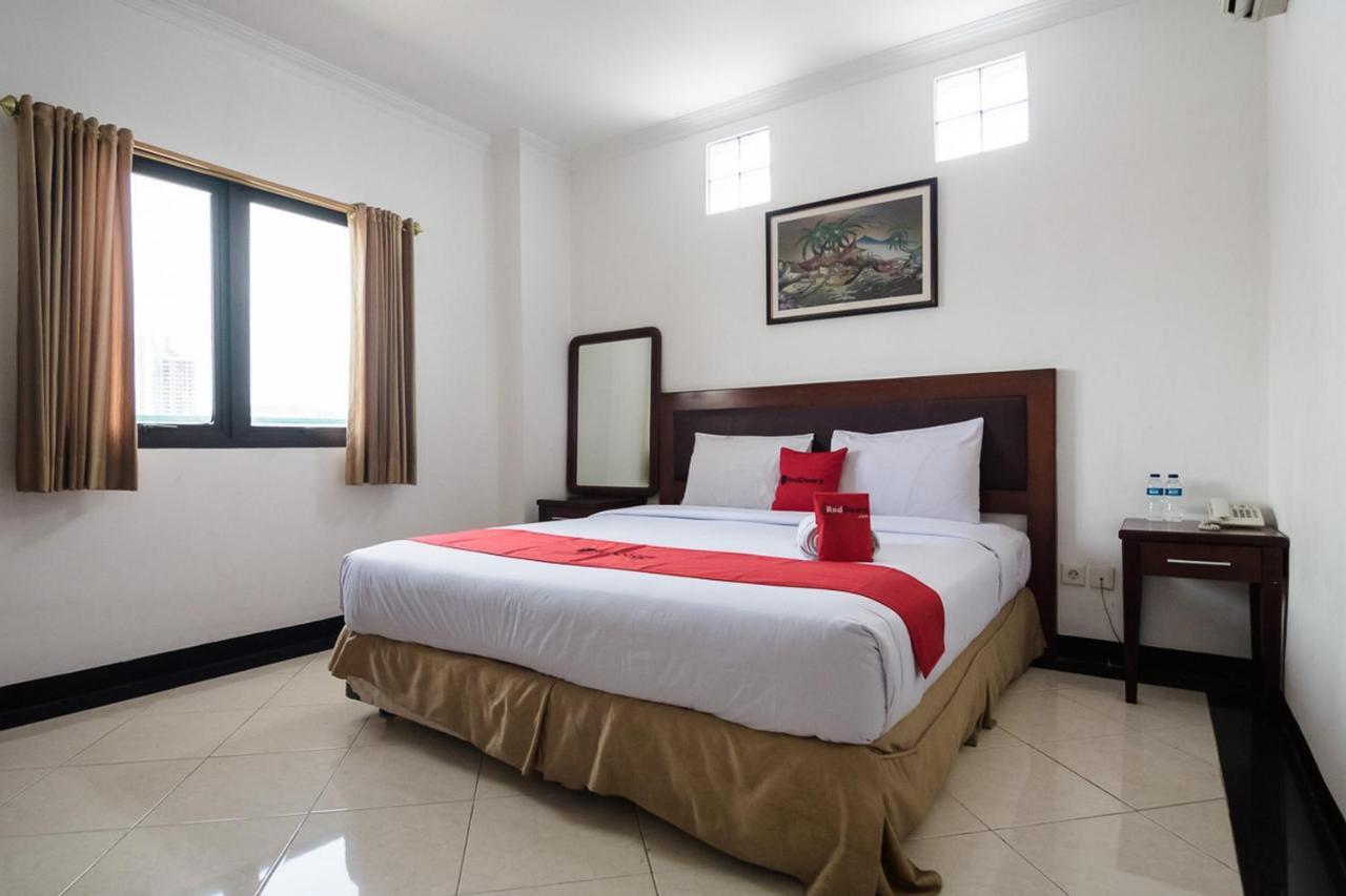 Reddoorz Plus At Buah Batu Bandung Exterior photo